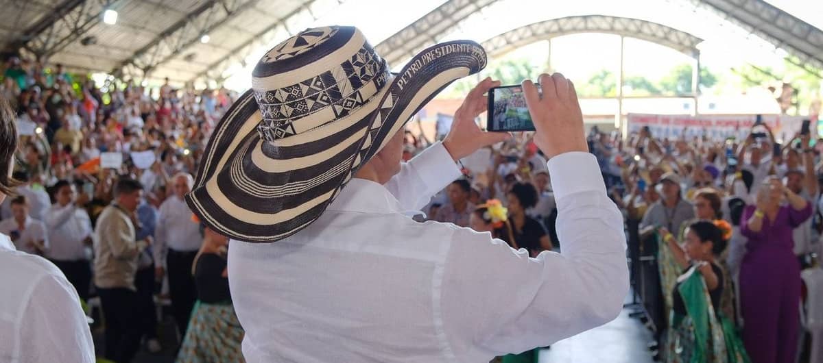 Presidente Petro con la comunidad