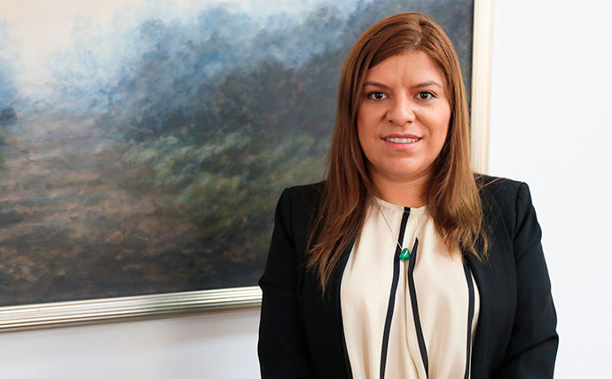 Fotografía de la Directora General de Regulación Económica de la Seguridad Social, Flor Esther Salazar